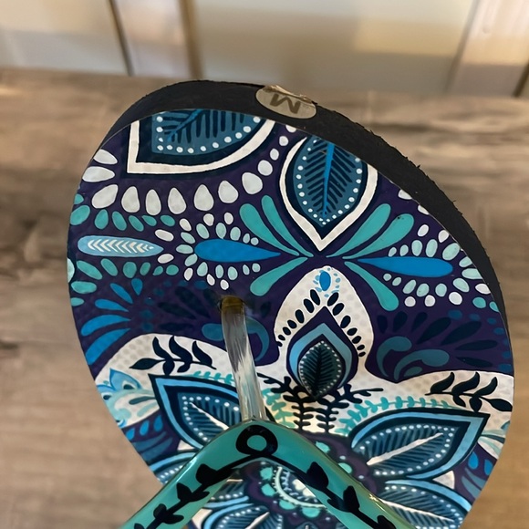 NWOT Vera Bradley Flip Flops / Sandals Size M 7-8 - Picture 3 of 8